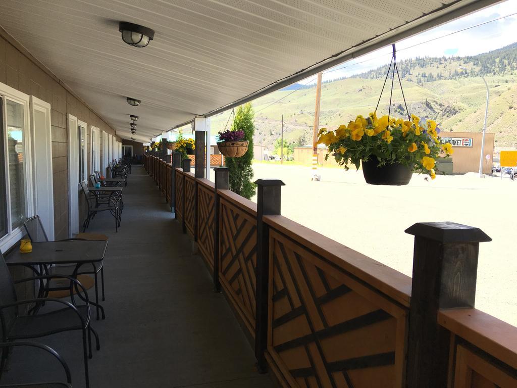 Sunset Motel Cache Creek Dış mekan fotoğraf