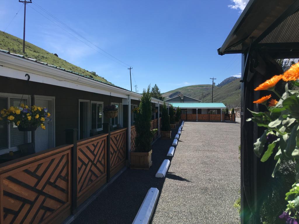 Sunset Motel Cache Creek Dış mekan fotoğraf